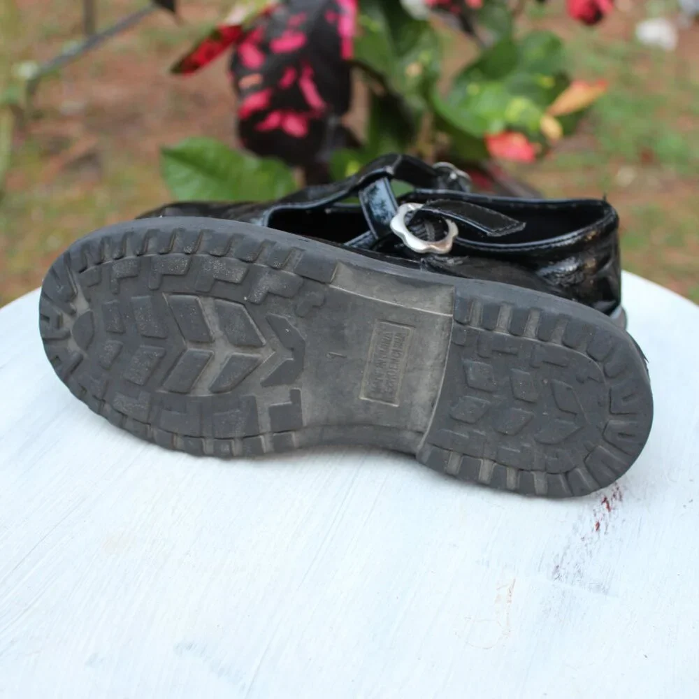 Black T-strap Mary Jane( school shoes) size 1 youth girl